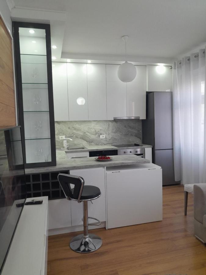 City Center Apartment Niko 04 ติรานา ภายนอก รูปภาพ