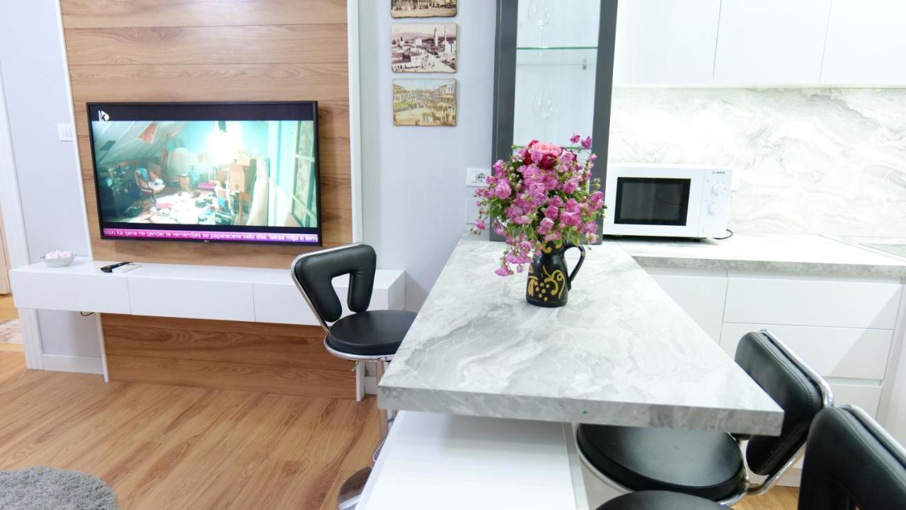 City Center Apartment Niko 04 ติรานา ภายนอก รูปภาพ