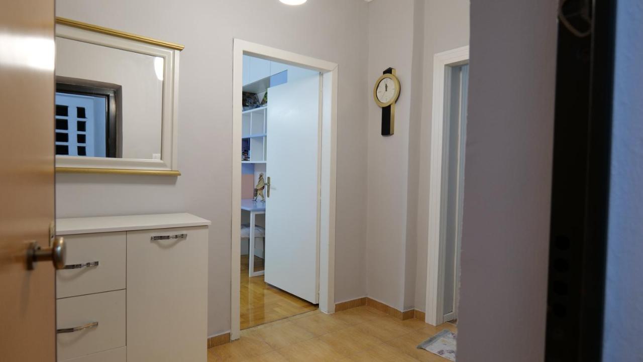 City Center Apartment Niko 04 ติรานา ภายนอก รูปภาพ