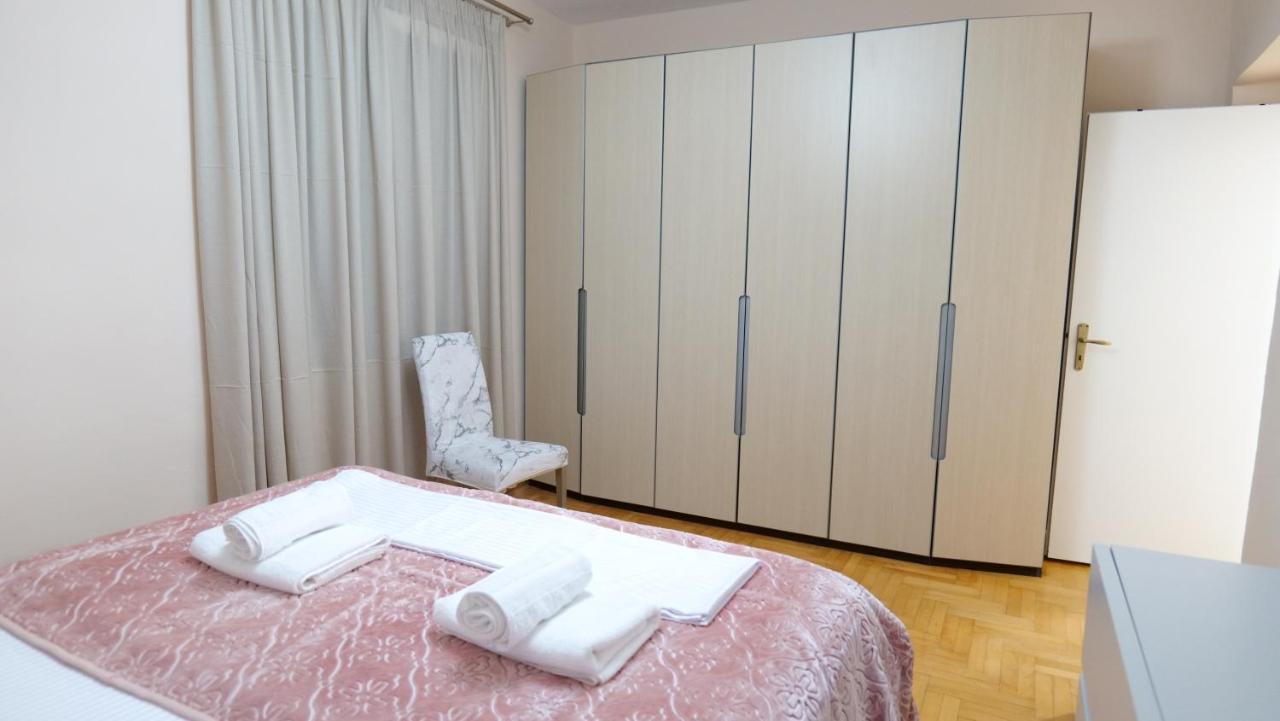 City Center Apartment Niko 04 ติรานา ภายนอก รูปภาพ