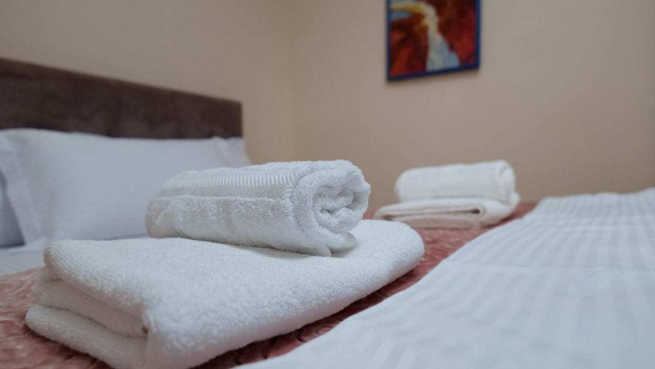 City Center Apartment Niko 04 ติรานา ภายนอก รูปภาพ
