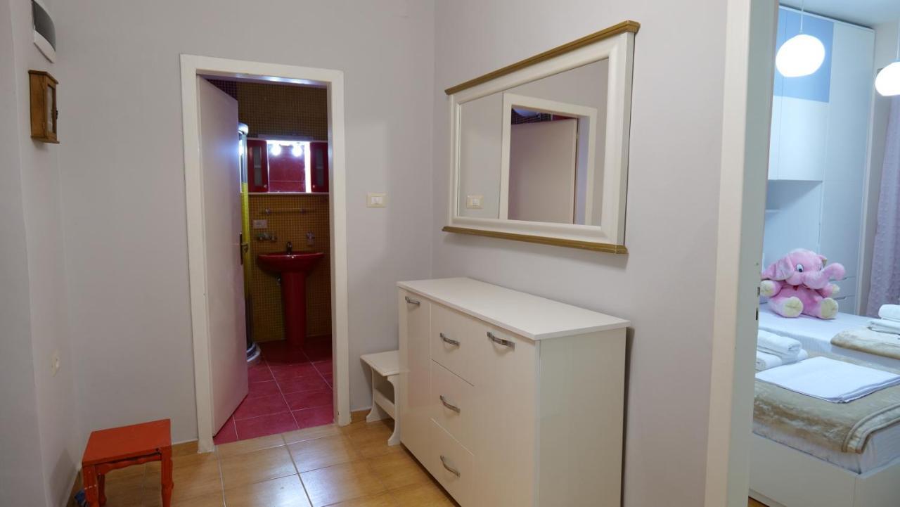 City Center Apartment Niko 04 ติรานา ภายนอก รูปภาพ